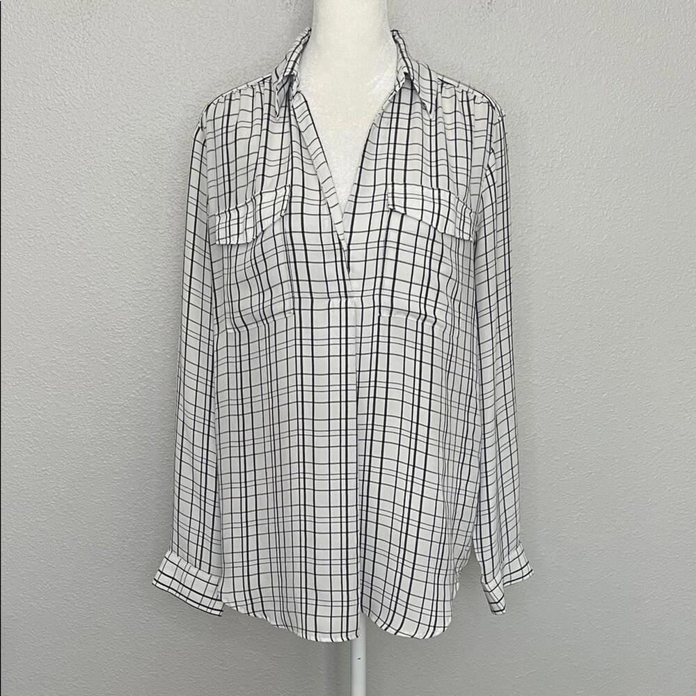 Ann Taylor Textured White/Black Plaid Blouse Size Medium